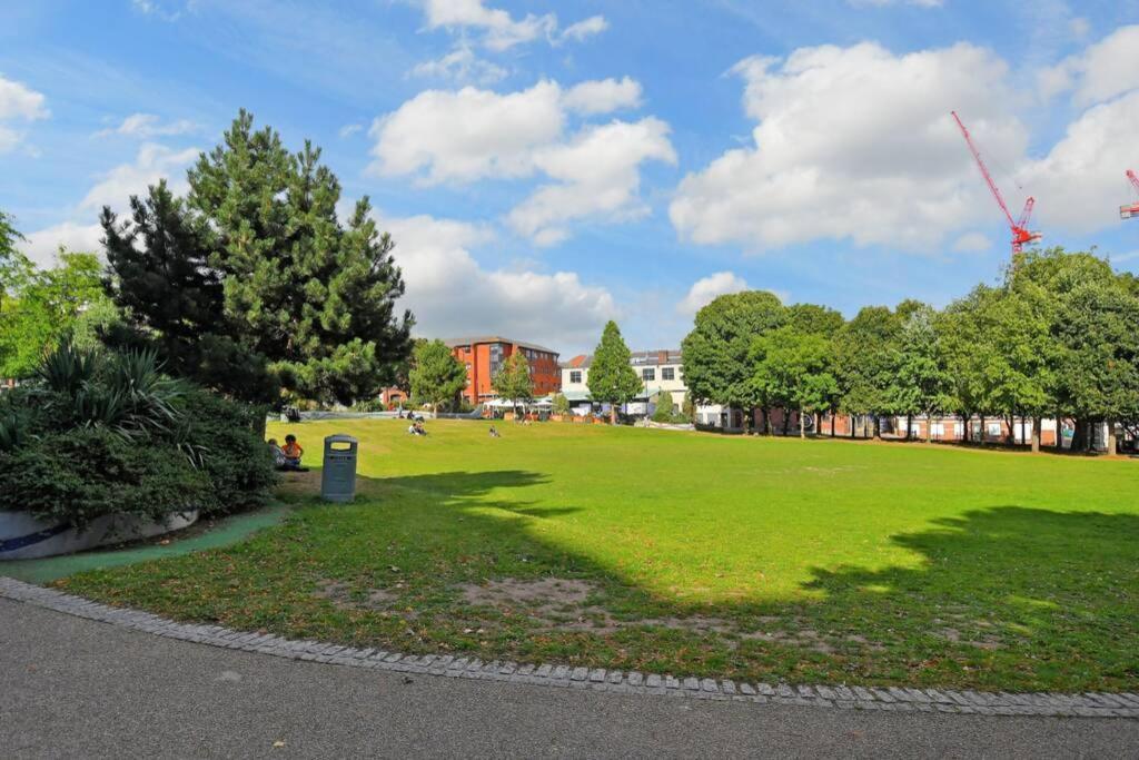 Modern, City Centre, Studio Apartment With Free Wifi, Gym Access, Netflix - West One Sheffield Exterior foto